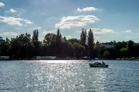 Blick von der Spree auf Schöneweide. Foto: ZIEGERT Bank- und Immobilienconsulting