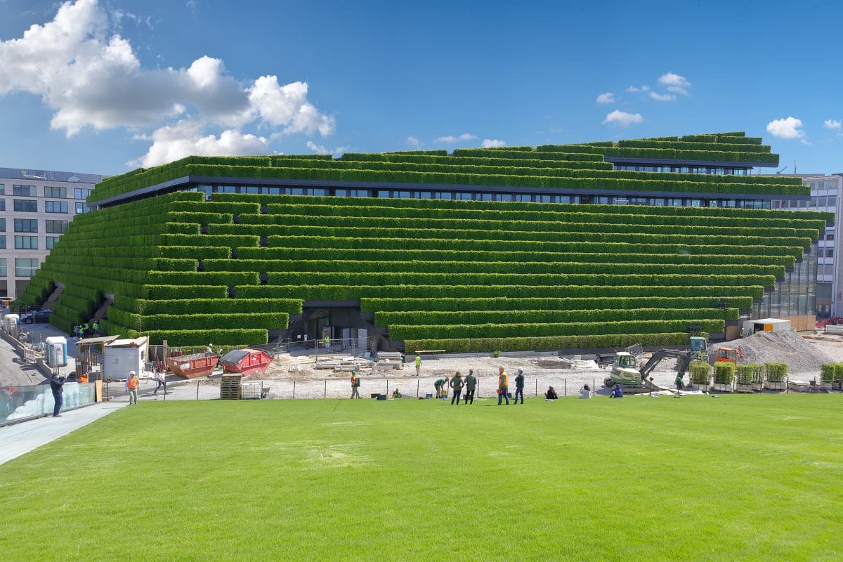 Neuer Name für den Kö-Bogen II in Düsseldorf: KII mit Europas größter Grünfassade